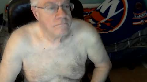 islesman22 online show from May 17, 2026, 9:38 am