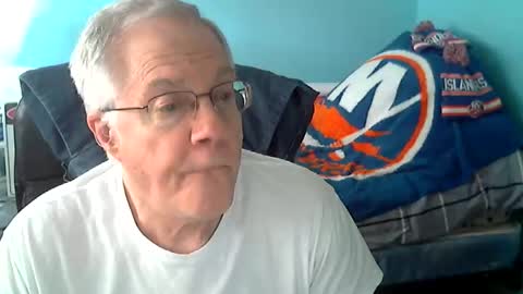 Snapshot of islesman22 chatting on June 8, 2026, 10:43 pm islesman22 online show from June 8, 2026, 10:43 pm