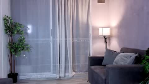 Julyane online show from September 22, 2025, 1:07 am