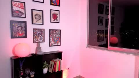 Julyane online show from November 11, 2025, 12:32 am