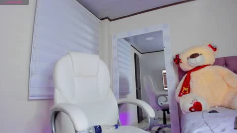 Isa  online show from January 23, 2025, 8:15 am