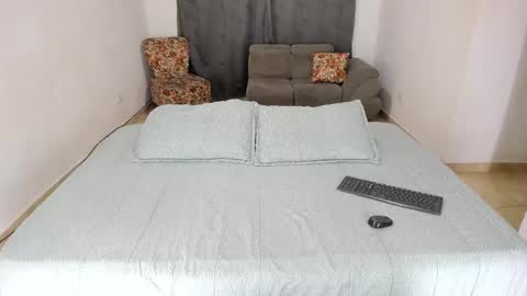 Isabella  online show from February 9, 2025, 5:19 am