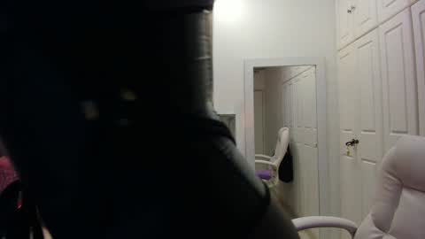 Iseey online show from January 28, 2025, 5:32 am