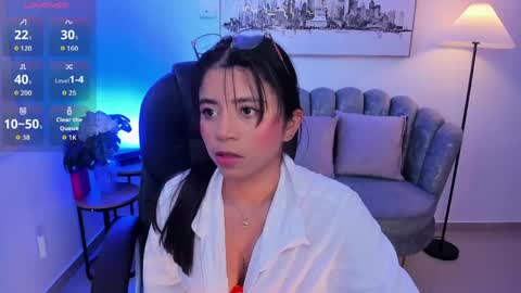 Snapshot of issi_loren chatting on May 28, 2026, 12:02 pm issi_loren online show from May 28, 2026, 12:02 pm