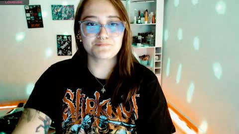 Yiz online show from February 1, 2025, 7:05 am