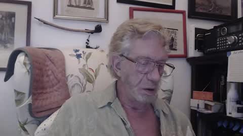 Snapshot of isubmissiveslut chatting on May 23, 2026, 6:18 am ImYourBitch online show from May 23, 2026, 6:18 am