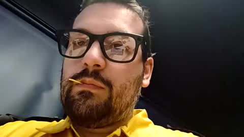 Snapshot of italianbigboy932 chatting on April 25, 2026, 7:33 am italianbigboy932 online show from April 25, 2026, 7:33 am