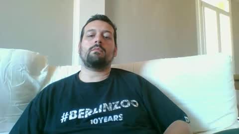 Snapshot of italianbigboy932 chatting on April 25, 2026, 3:20 pm italianbigboy932 online show from April 25, 2026, 3:20 pm