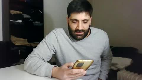 italianboybcn online show from January 13, 2025, 10:35 pm