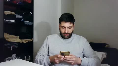 italianboybcn online show from January 14, 2025, 7:59 am