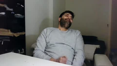 italianboybcn online show from January 14, 2025, 9:51 pm