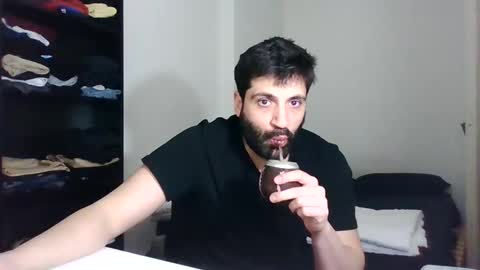 italianboybcn online show from January 28, 2025, 9:19 am