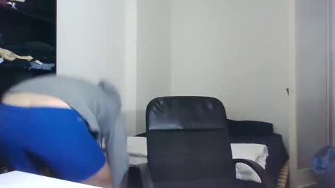 italianboybcn online show from February 23, 2025, 2:35 pm