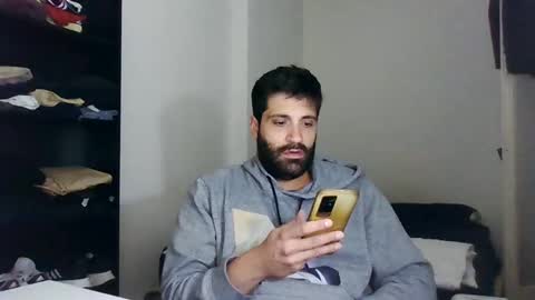 italianboybcn online show from February 26, 2025, 9:32 am