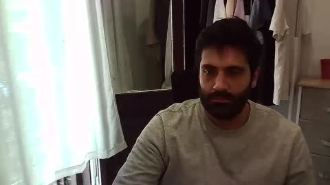 italianboybcn online show from October 5, 2025, 9:29 am