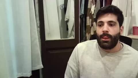 italianboybcn online show from November 18, 2025, 7:57 am