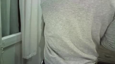 italianboybcn online show from November 28, 2025, 6:54 pm