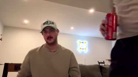 italianladd online show from November 30, 2025, 9:24 am