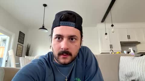 italianladd online show from April 7, 2026, 11:15 pm