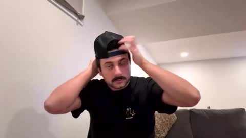 italianladd online show from April 25, 2026, 8:39 am