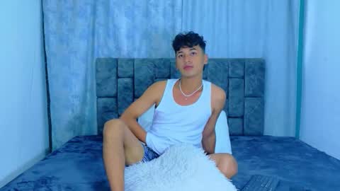 ithan_kingtwin online show from April 17, 2026, 7:06 pm