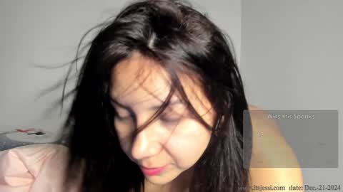 Jessi online show from December 21, 2024, 7:27 pm