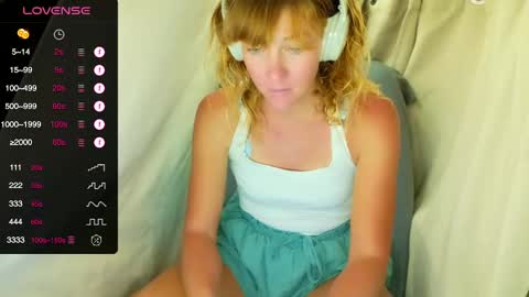 Snapshot of its_lily chatting on September 23, 2025, 2:03 am Lily online show from September 23, 2025, 2:03 am