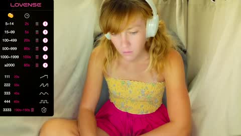 Snapshot of its_lily chatting on November 11, 2025, 4:34 am Lily online show from November 11, 2025, 4:34 am