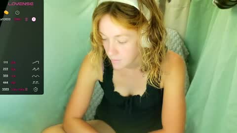 Lily online show from April 21, 2026, 11:18 pm