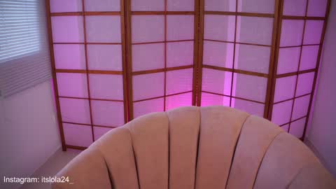   online show from January 8, 2025, 11:32 am