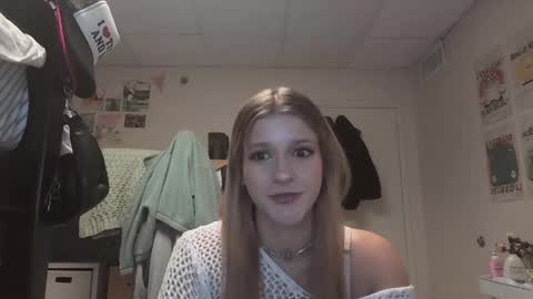 Snapshot of itsalexlove chatting on February 1, 2025, 1:23 am Alex Love online show from February 1, 2025, 1:23 am