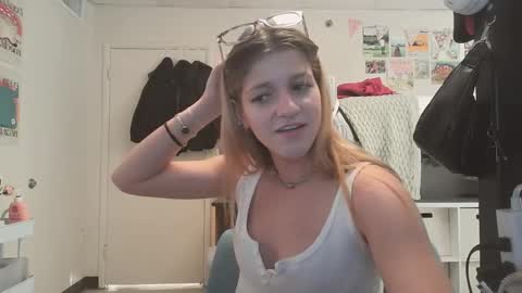 Snapshot of itsalexlove chatting on February 7, 2025, 11:13 pm Alex Love online show from February 7, 2025, 11:13 pm