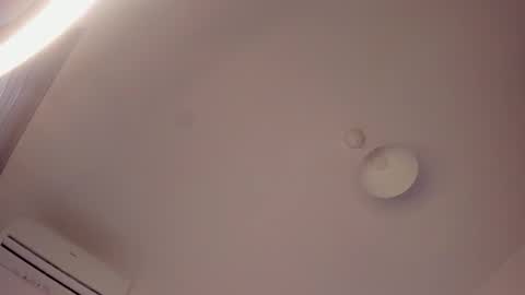 Isabella online show from September 11, 2025, 9:20 am