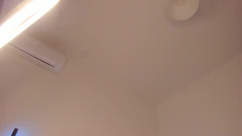 Isabella online show from October 29, 2025, 9:11 am