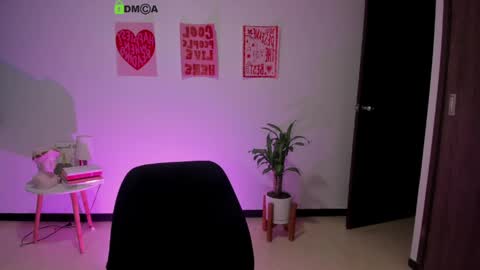 Snapshot of itscamill chatting on April 25, 2026, 2:25 am camill online show from April 25, 2026, 2:25 am