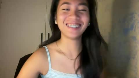 Snapshot of itscandygurl chatting on June 17, 2026, 7:37 pm Candy online show from June 17, 2026, 7:37 pm