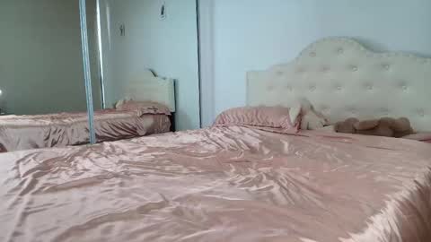 itschanelxx online show from December 17, 2024, 10:43 pm