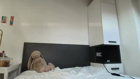 itschanelxx online show from April 11, 2026, 7:45 am