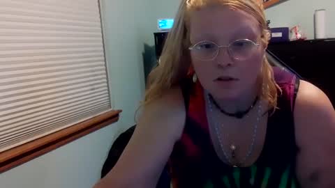 Itsglitchh222 online show from September 22, 2025, 6:04 am