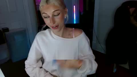 itsirelandbby online show from April 9, 2026, 7:08 pm