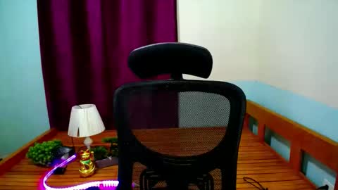 itsmeloveypinay online show from November 7, 2025, 5:07 am