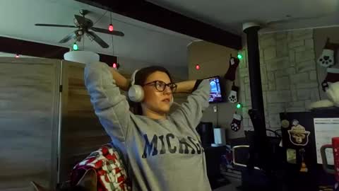 ItsMeSophie X online show from November 17, 2025, 6:24 pm