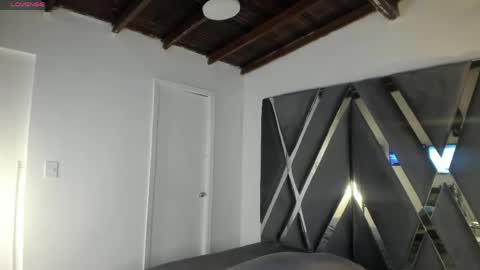 Snapshot of itsmoon_swt_ chatting on June 9, 2026, 7:03 pm Moon online show from June 9, 2026, 7:03 pm