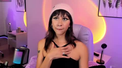 itsmroom online show from April 18, 2026, 4:49 am