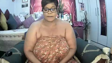 itumeleng74 online show from February 17, 2025, 9:13 am