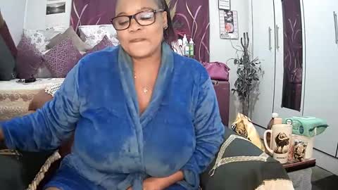 itumeleng74 online show from March 11, 2025, 4:29 pm