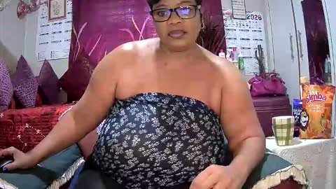 itumeleng74 online show from June 7, 2026, 6:39 am
