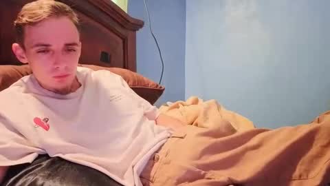 itzd123 online show from April 3, 2026, 8:40 pm