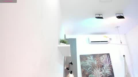 ivania_lua online show from May 1, 2026, 11:37 am