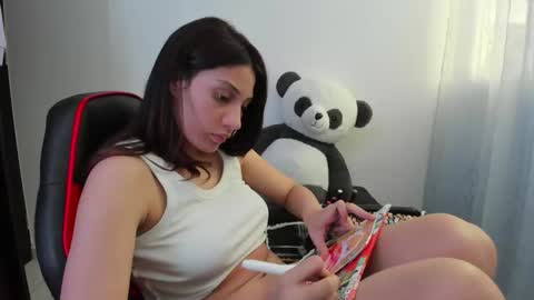 ivanna_essis online show from February 6, 2025, 9:38 pm